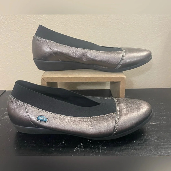Cloud Calabria Elasticized Skimmer Leather Metallic Flats Shoes Size 37 US 6.5 - Picture 1 of 8